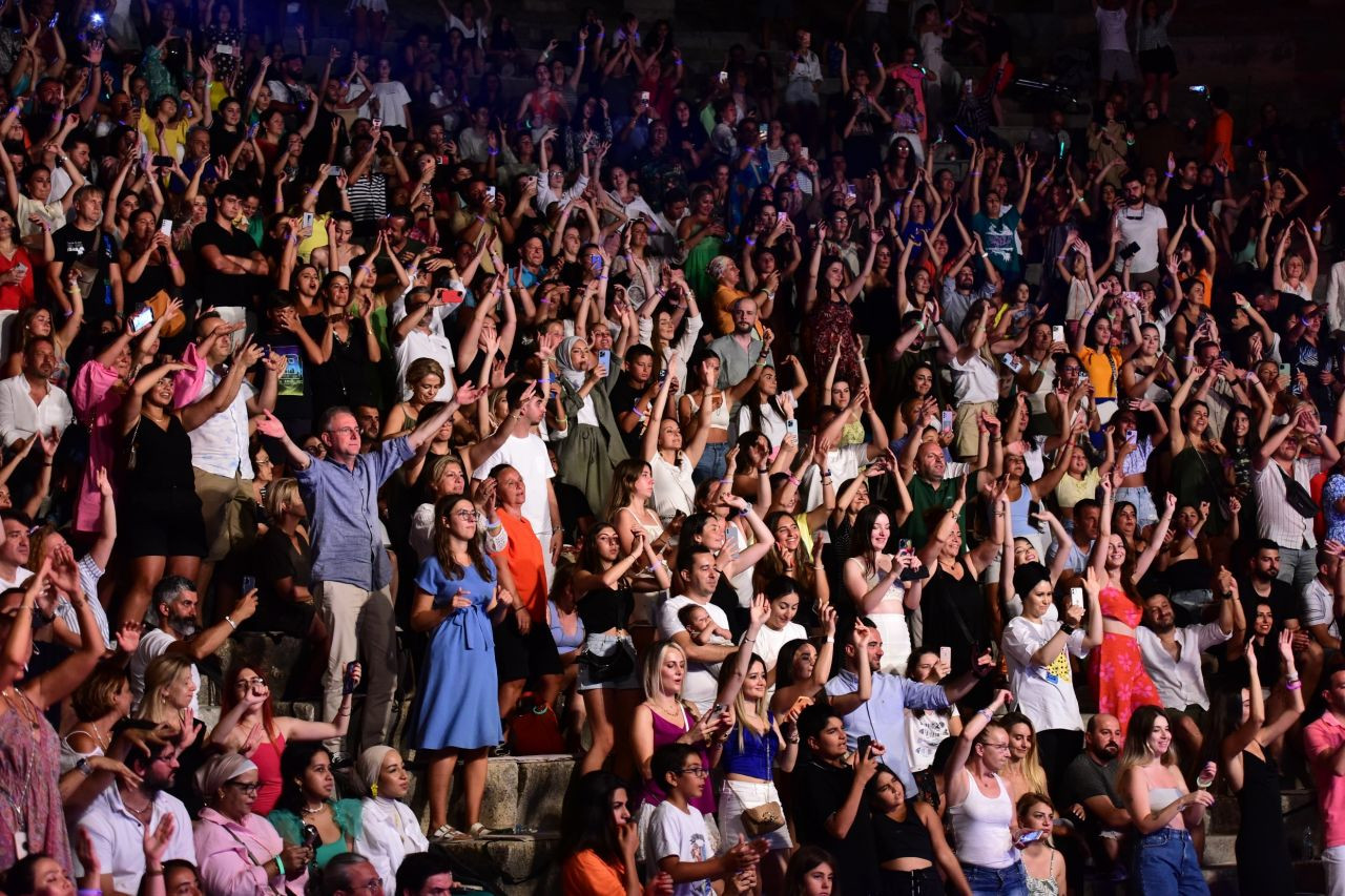 Konser biletleri günler önce tükendi! Bodrum'da turistler Buray konserine akın etti! - Sayfa 6