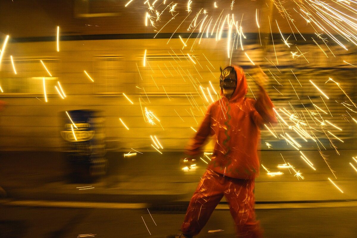 Barcelona’da düzenlenen geleneksel Gracia Festivali renki görüntülere sahne oldu - Sayfa 6