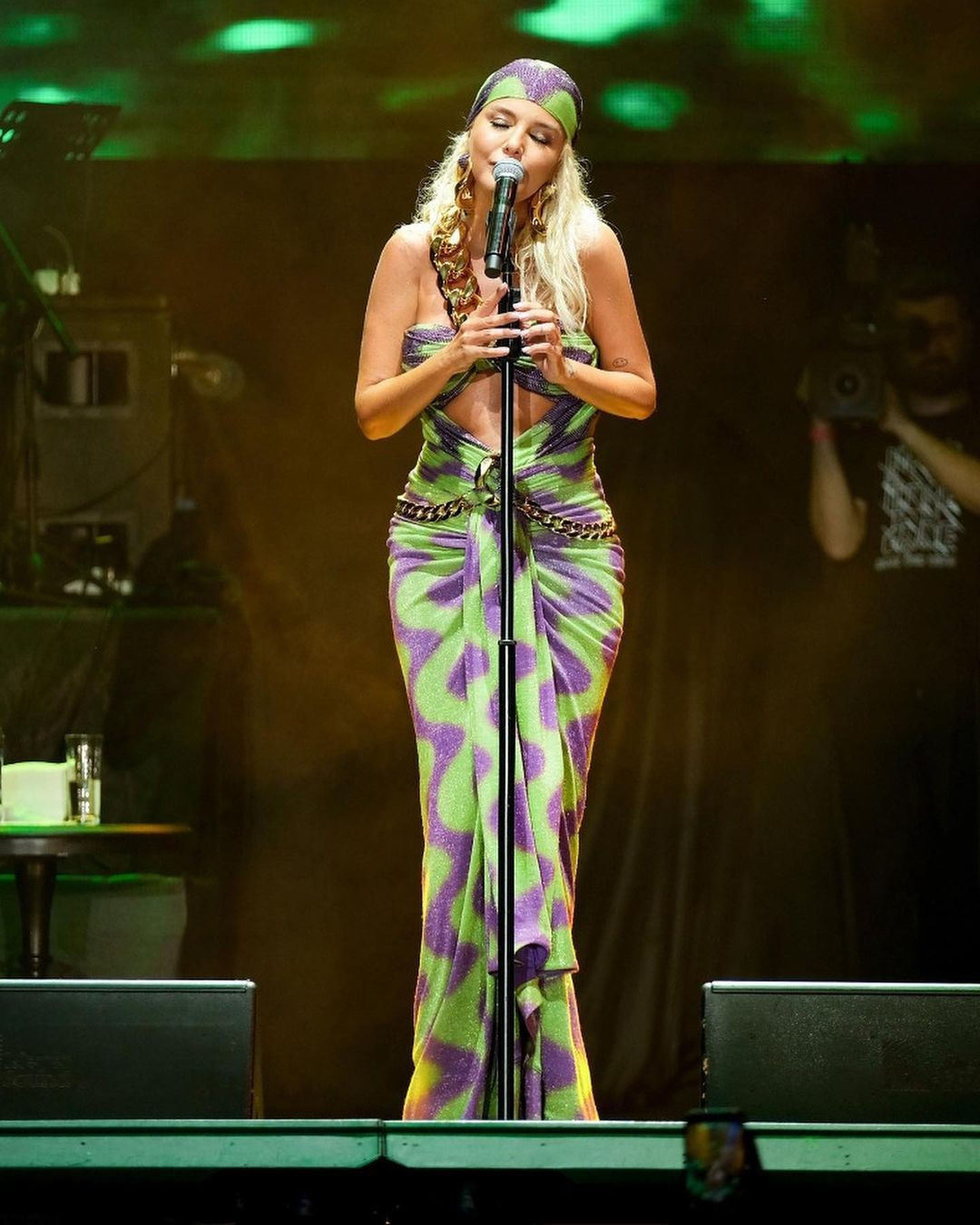 Konser boyunca talihsizlikler peşini bırakmadı! Gülben Ergen şarkının sözlerini unuttu - Sayfa 5