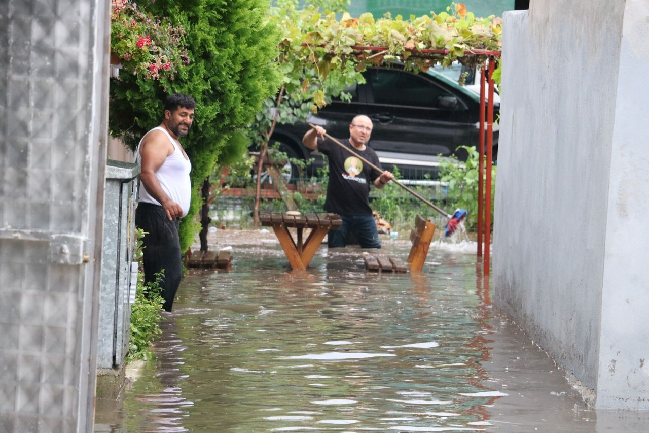 Edirne’de evleri su bastı! Vatandaşlar CHP'li belediyeye isyan etti - Sayfa 6