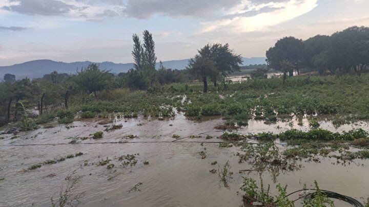 Çanakkale'de sağanak yağış: Yol çöktü! Köye giriş çıkış yapılamıyor... - Sayfa 14