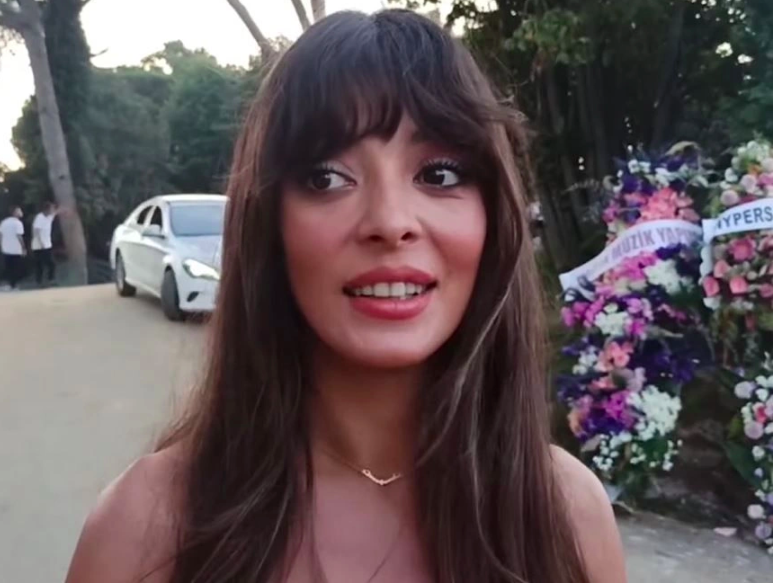 Düğünlerine ünlü yağdı! Demet Özdemir ve Oğuzhan Koç evlendi - Sayfa 11