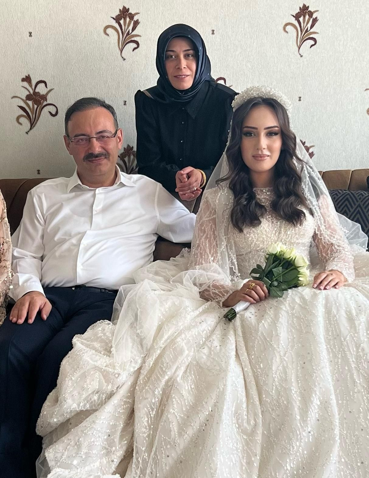 Aşiret düğününde gelin ve damada takılan takılar dudak uçuklattı - Sayfa 5