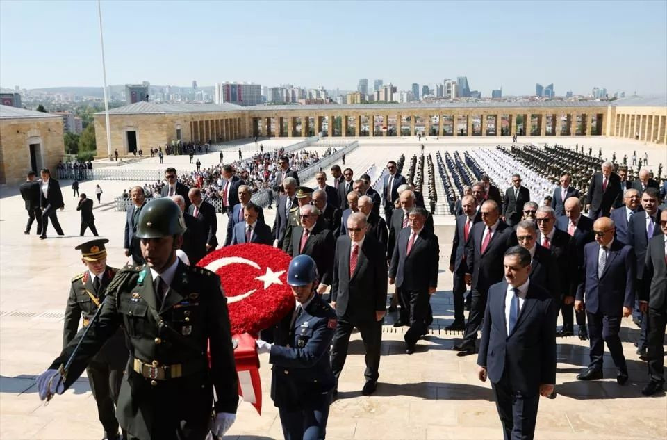 Cumhurbaşkanı Erdoğan ve devlet erkanı Anıtkabir'de! İşte önemli anlar... - Sayfa 49