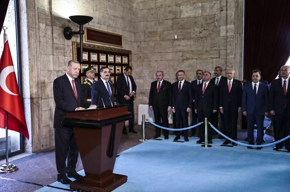 Cumhurbaşkanı Erdoğan ve devlet erkanı Anıtkabir'de! İşte önemli anlar... - Sayfa 29
