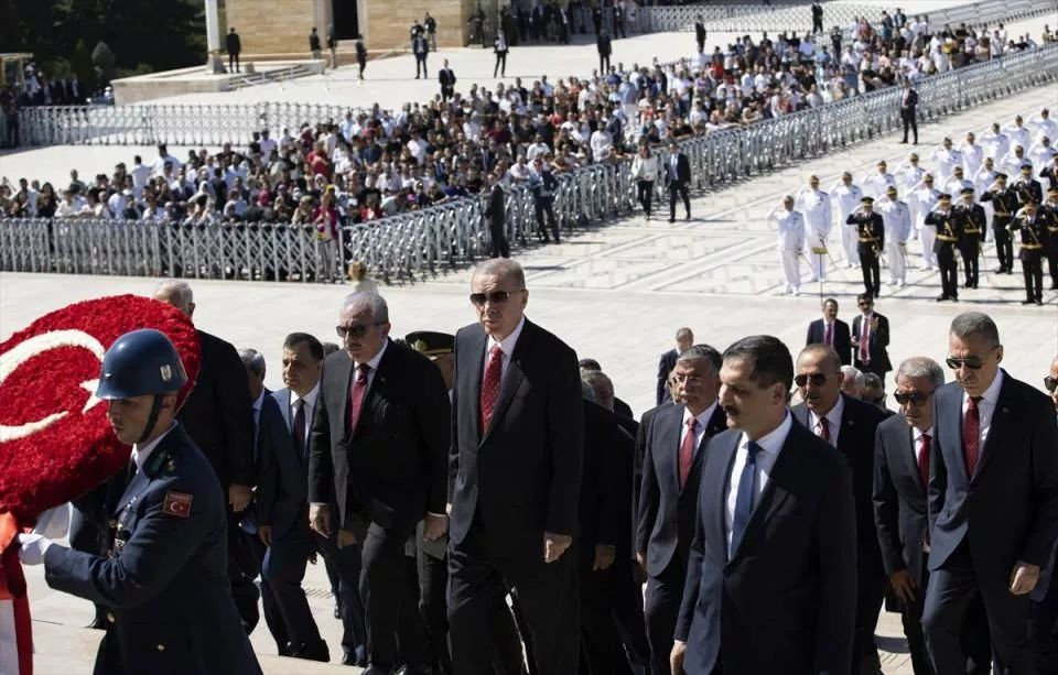 Cumhurbaşkanı Erdoğan ve devlet erkanı Anıtkabir'de! İşte önemli anlar... - Sayfa 31