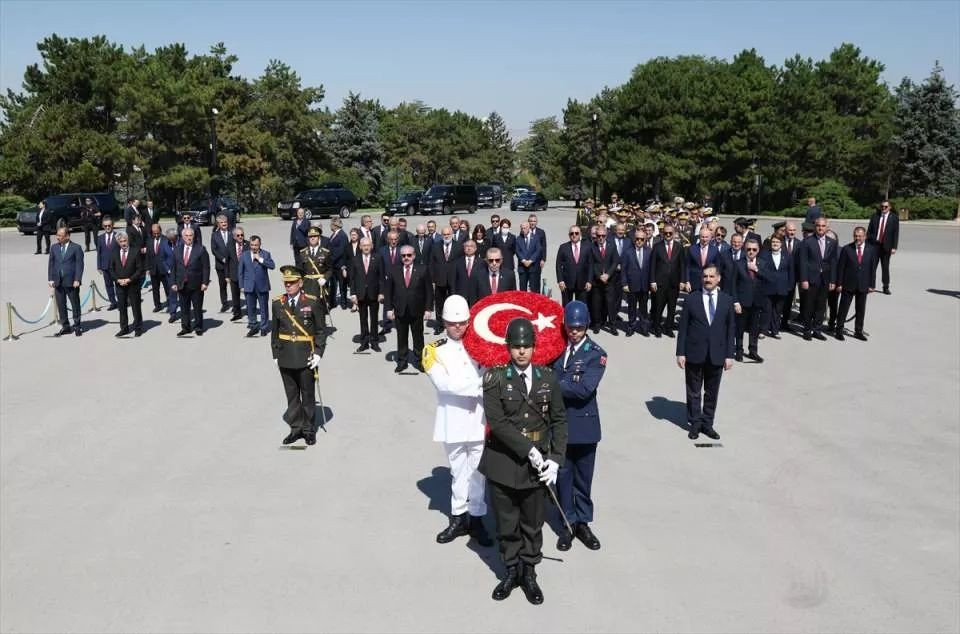 Cumhurbaşkanı Erdoğan ve devlet erkanı Anıtkabir'de! İşte önemli anlar... - Sayfa 50
