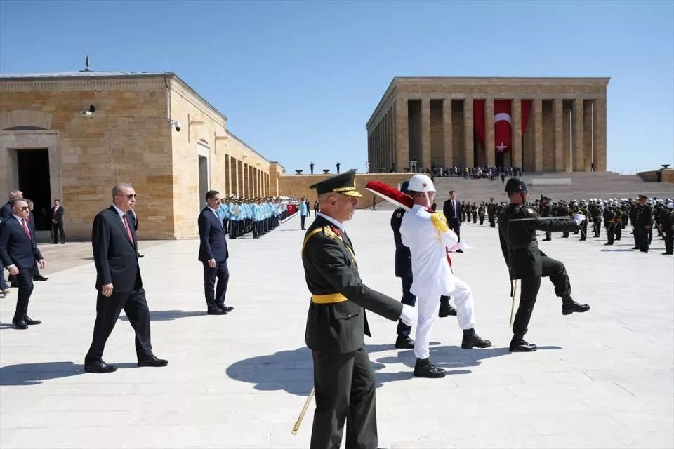 Cumhurbaşkanı Erdoğan ve devlet erkanı Anıtkabir'de! İşte önemli anlar... - Sayfa 46