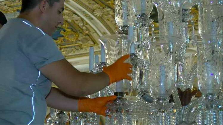 Dolmabahçe Sarayı'nın 166 yıllık şamdanlarına özel bakım: Tek tek çıkarılıp temizleniyor - Sayfa 5