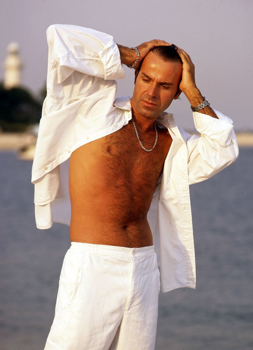 60'ına merdiven dayayan Soner Arıca son haliyle yarı yaşındakilere taş çıkarttı! İşte şimdiki görüntüsü... - Sayfa 13