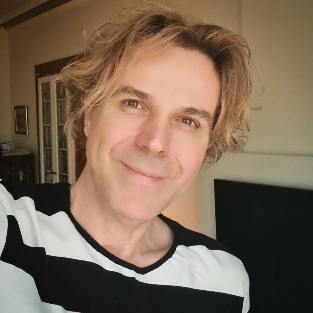 60'ına merdiven dayayan Soner Arıca son haliyle yarı yaşındakilere taş çıkarttı! İşte şimdiki görüntüsü... - Sayfa 23