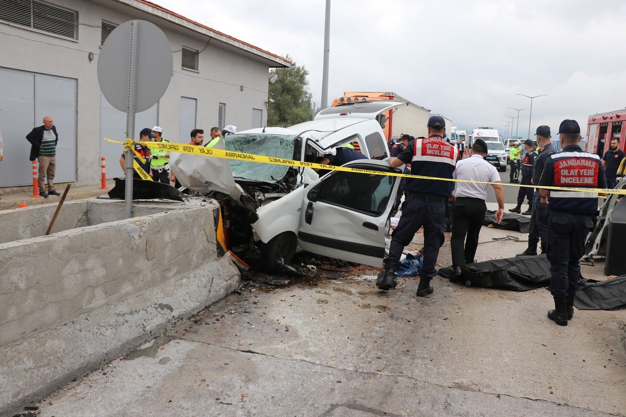 Bolu'da feci kaza: Araç bariyerlere ok gibi saplandı! Ölü ve yaralılar var... - Sayfa 5