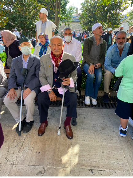 Ömer Tuğrul İnançer son yolculuğuna uğurlandı: Cenazesi omuzlarda götürüldü... - Sayfa 13