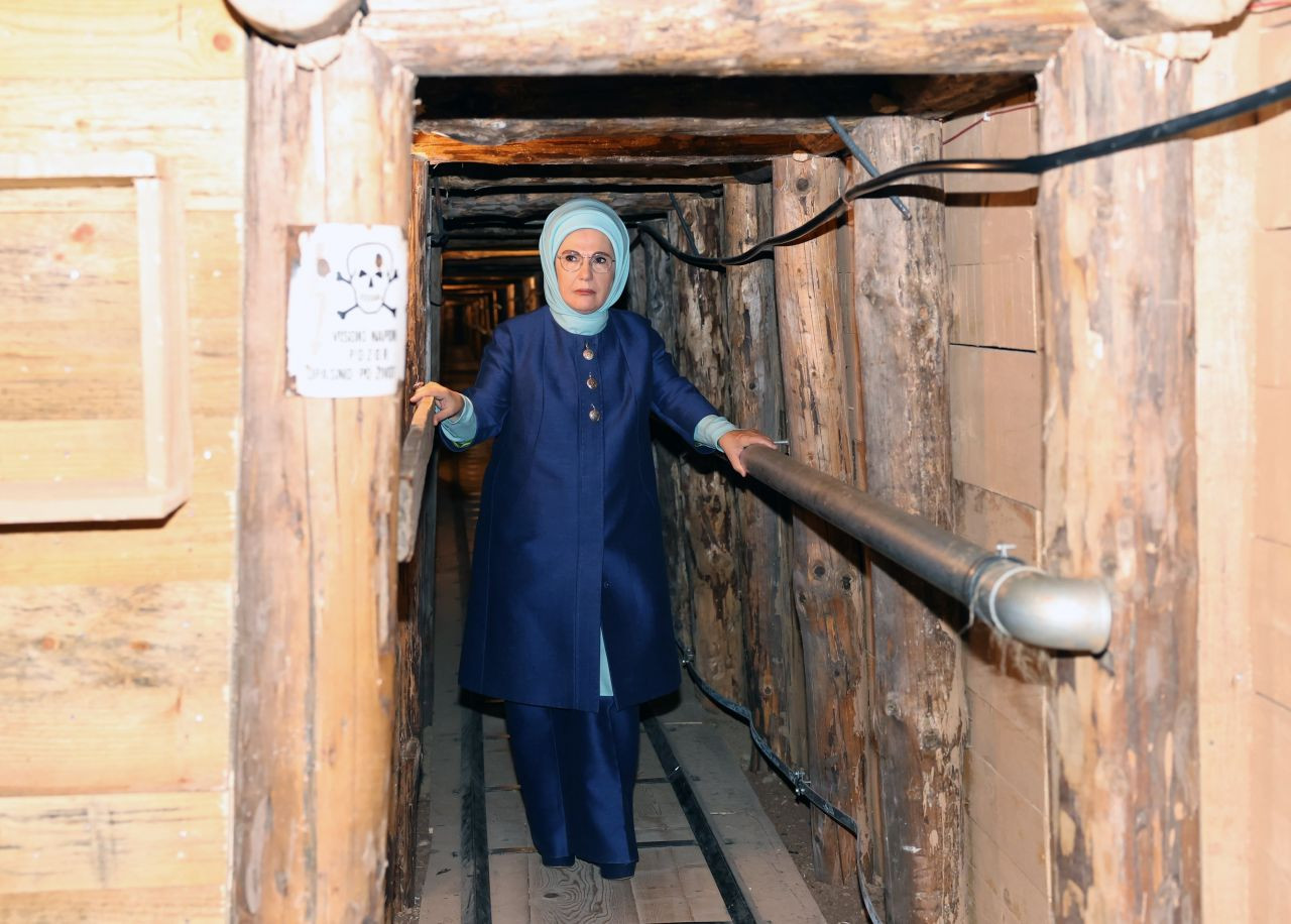 Emine Erdoğan, Bosna Savaşı'nın sembollerinden Umut Tüneli'ni ziyaret etti! - Sayfa 6