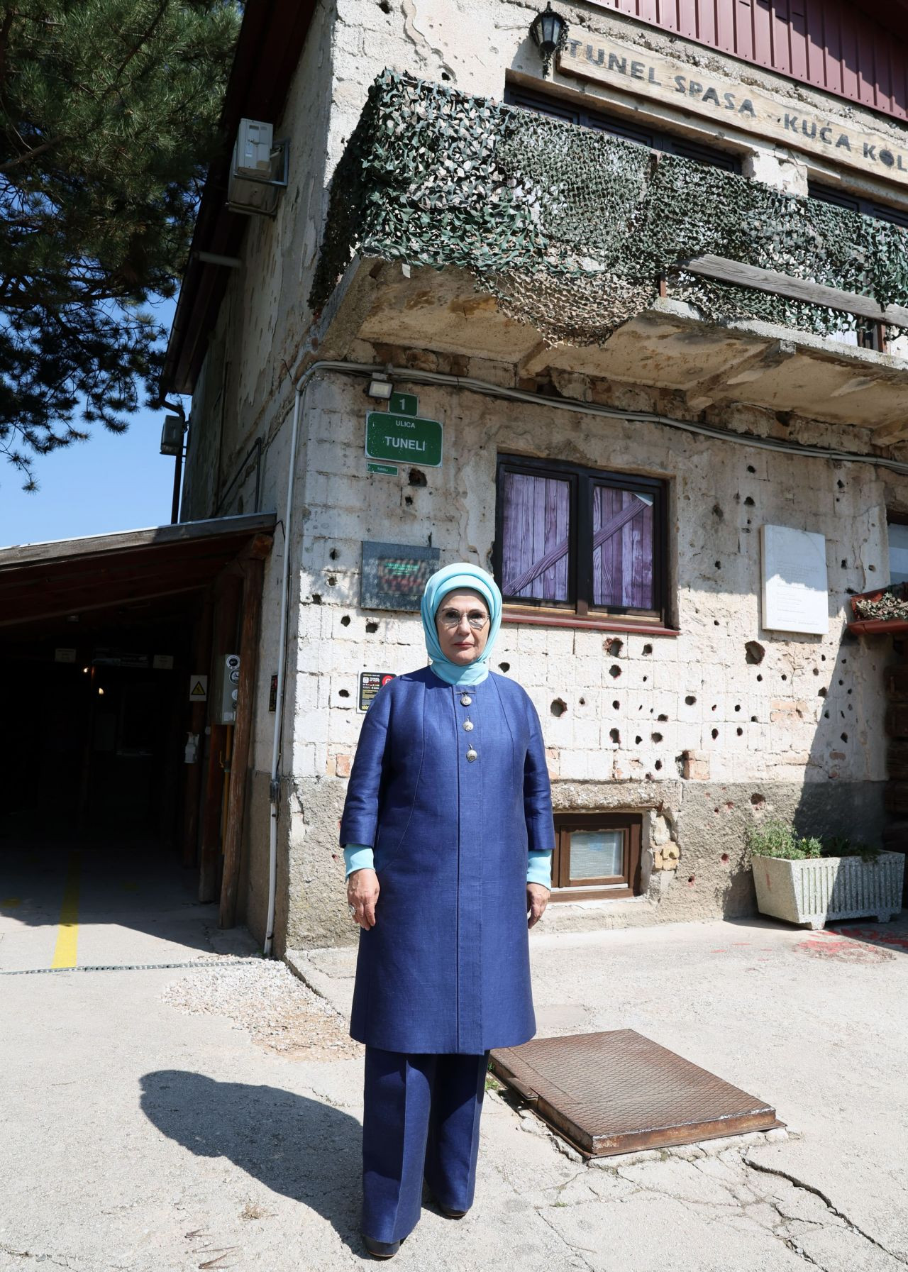 Emine Erdoğan, Bosna Savaşı'nın sembollerinden Umut Tüneli'ni ziyaret etti! - Sayfa 7