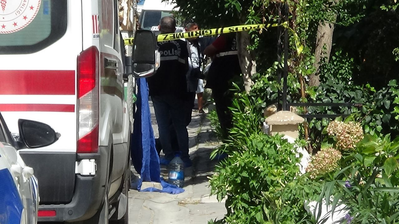 Geri manevra yapan kamyonetin altında can verdi! - Sayfa 5