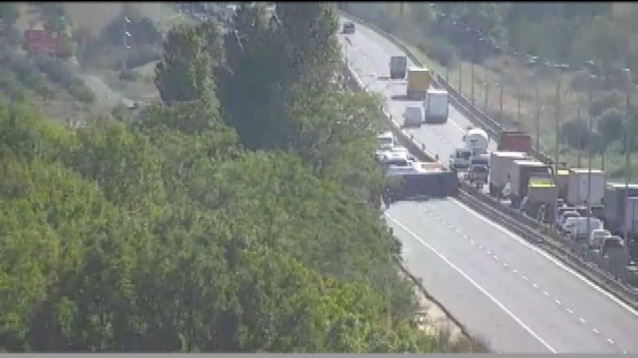 TEM'de TIR devrildi: Edirne yönü kapandı! İşte kaza yerinden görüntüler... - Sayfa 5