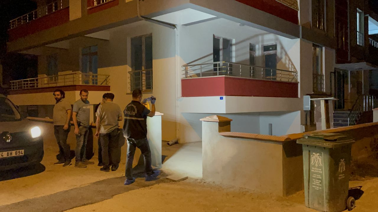 2 çocuk annesi kadın, kocası tarafından 20 bıçak darbesiyle öldürüldü - Sayfa 6