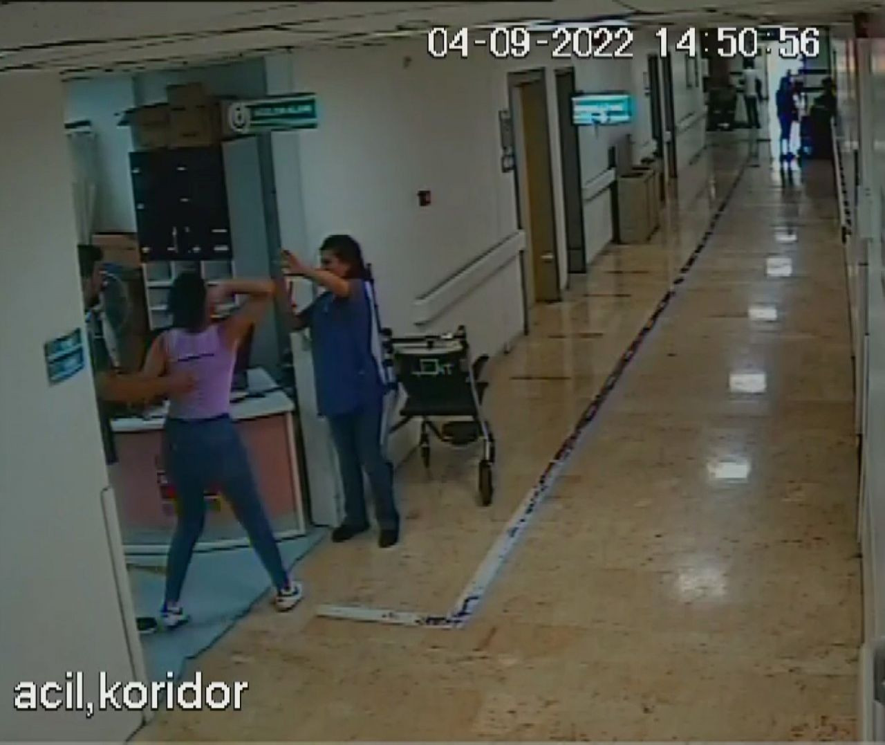 Hastane savaş alanına döndü! Anne ile kızı serum takmayan doktora saldırdı... Tutuklama kararı! - Sayfa 6