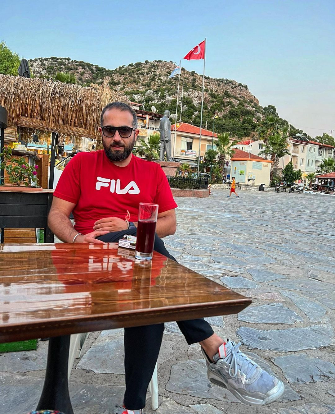 Şimdiki halini tanıyamayacaksınız! Avlu'nun Hüso'su Hüseyin Turunç değişimiyle dudak uçuklattı - Sayfa 14