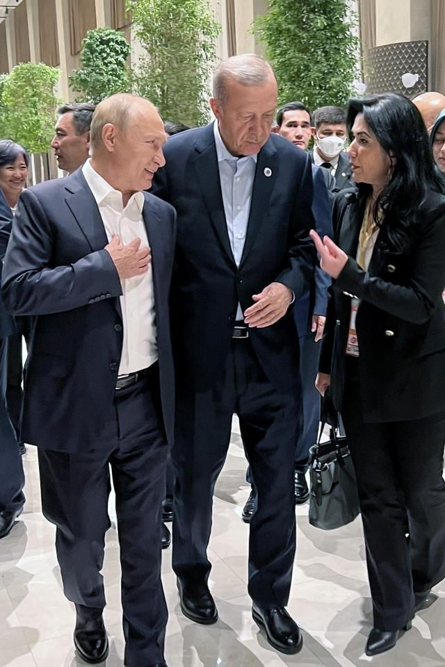 Cumhurbaşkanı Erdoğan, Putin, Reisi, Aliyev ve diğer liderler bir araya geldi - Sayfa 5
