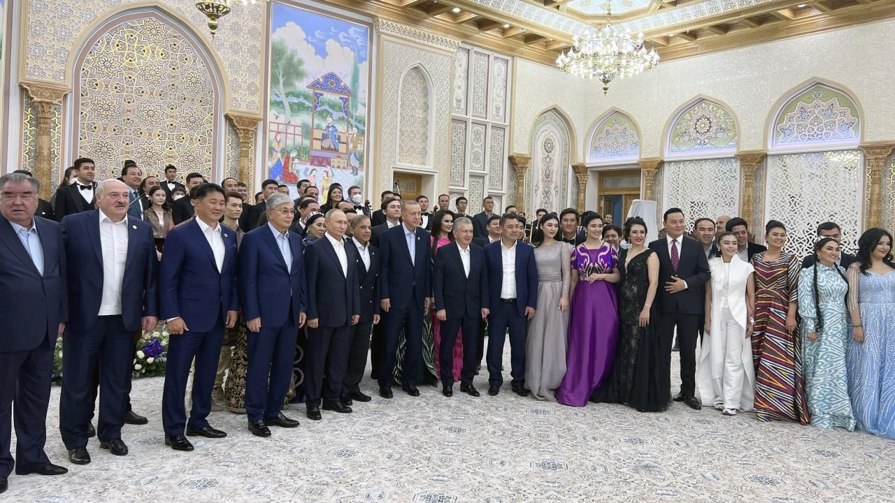 Özbekistan'da günün fotoğrafı: Liderlerin gözü Cumhurbaşkanı Erdoğan'da! - Sayfa 14