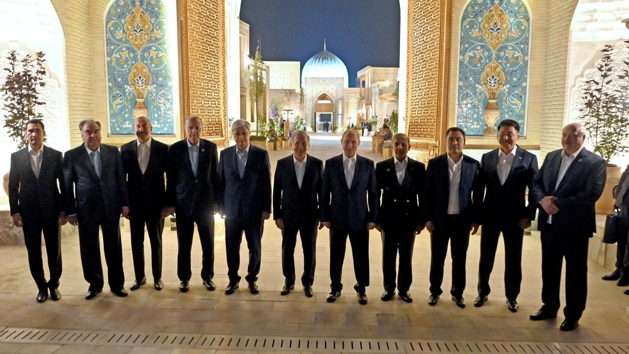 Özbekistan'da günün fotoğrafı: Liderlerin gözü Cumhurbaşkanı Erdoğan'da! - Sayfa 10