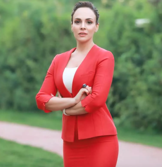 11 kilo veren Buket Aydın değişimiyle dikkat çekti... Ünlü sunucunun estetiksiz hali yeniden gündem oldu - Sayfa 14