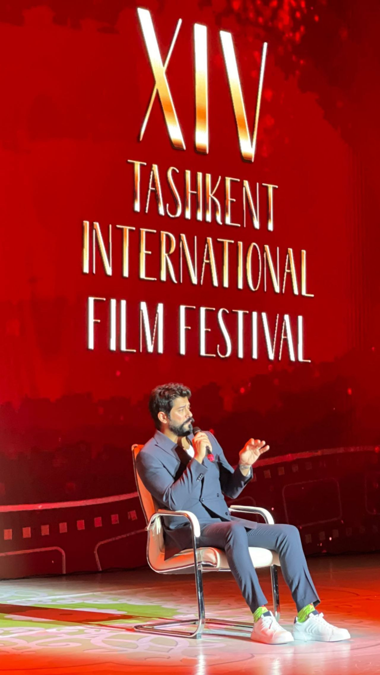 Özbekistan'a giden Burak Özçivit'in balmumu heykeli sosyal medyayı karıştırdı - Sayfa 7