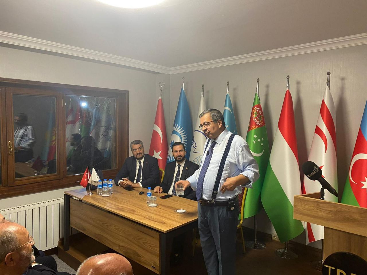 "Türkçe'nin kullanımı konusunda acınacak haldeyiz" - Sayfa 10