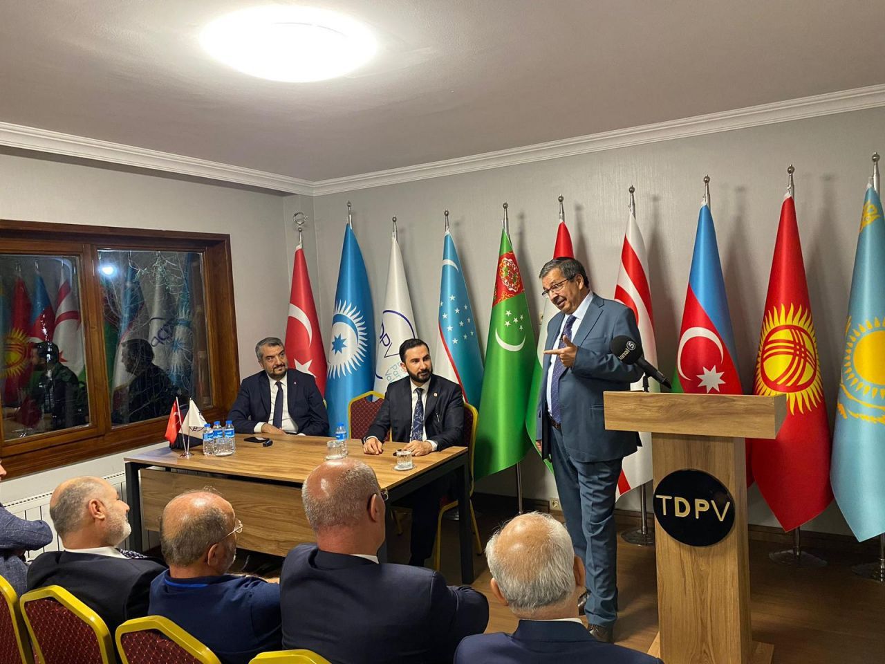 "Türkçe'nin kullanımı konusunda acınacak haldeyiz" - Sayfa 6