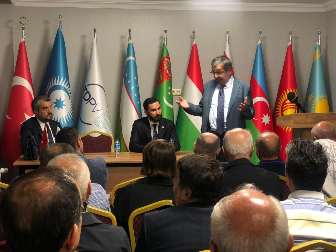 "Türkçe'nin kullanımı konusunda acınacak haldeyiz" - Sayfa 8