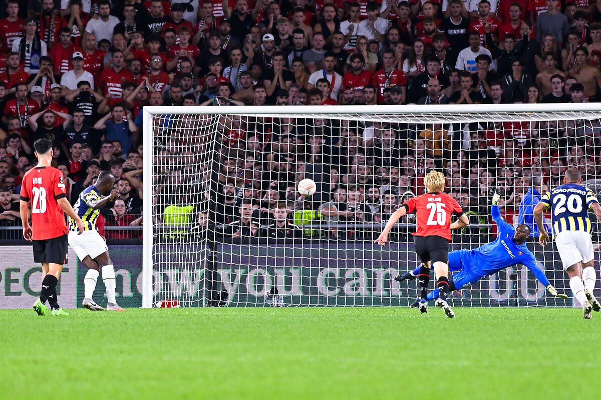 Jorge Jesus Lincoln Henrique'ye kariyerinde ilki yaşattı - Sayfa 6