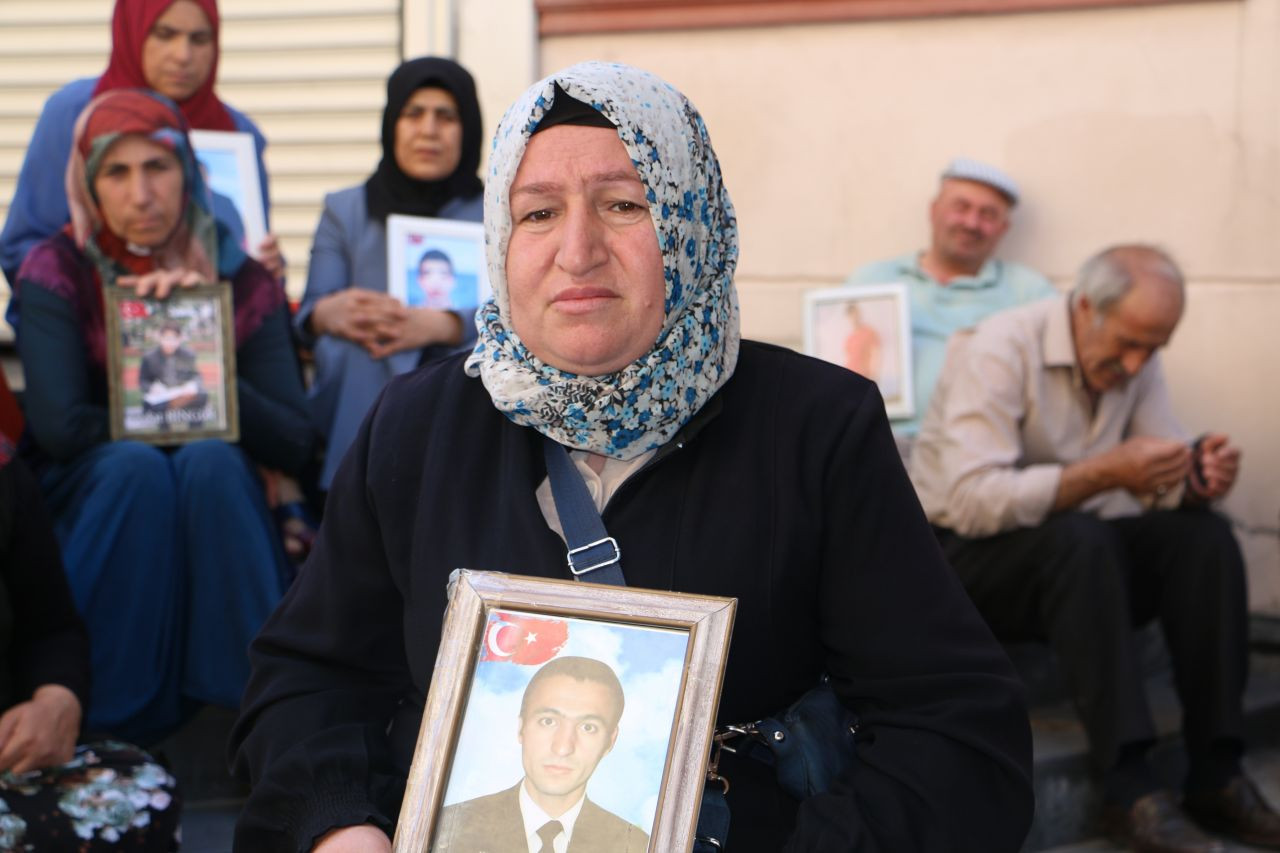 Evlat nöbetindeki anneden oğluna yürek yakan çağrı: Oğlum bu acı sen geldiğinde son bulacak! - Sayfa 5