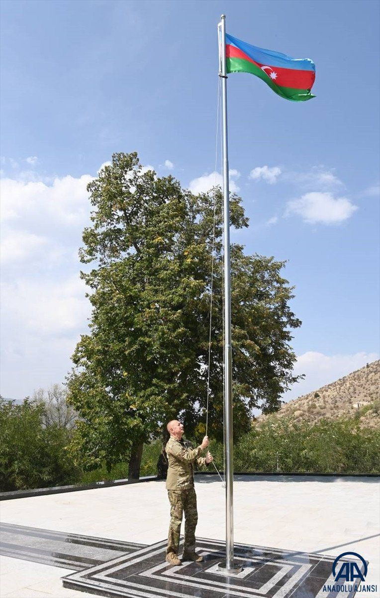 Azerbaycan Cumhurbaşkanı İlham Aliyev, işgalden kurtarılan Laçın'ı ziyaret etti - Sayfa 6