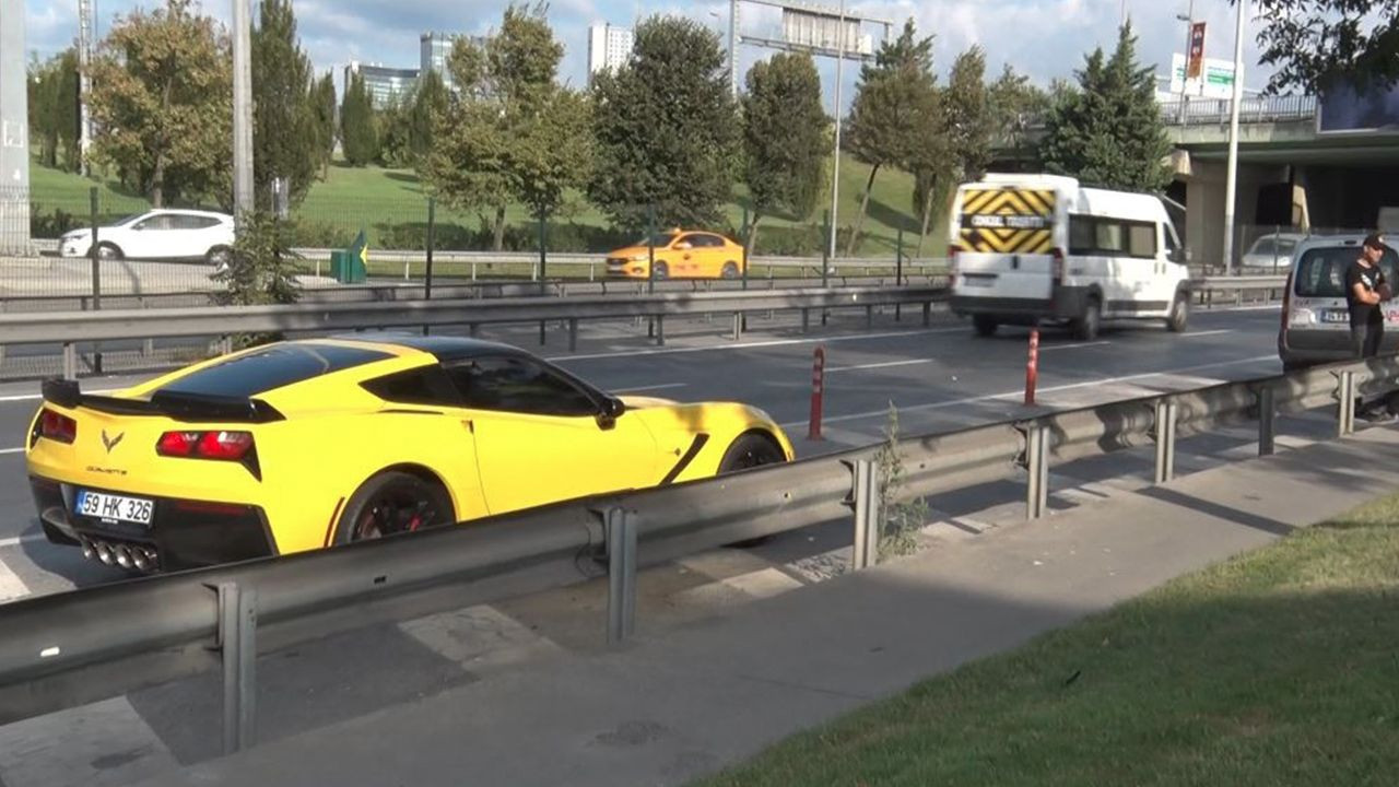 İstanbul'un göbeğinde 7 milyon liralık lüks otomobil yolda kaldı - Sayfa 6