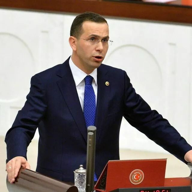 AK Parti Trabzon Milletvekili Salih Cora trafik kazası geçirdi! Aracı savrulup kaldırıma çarptı! - Sayfa 5