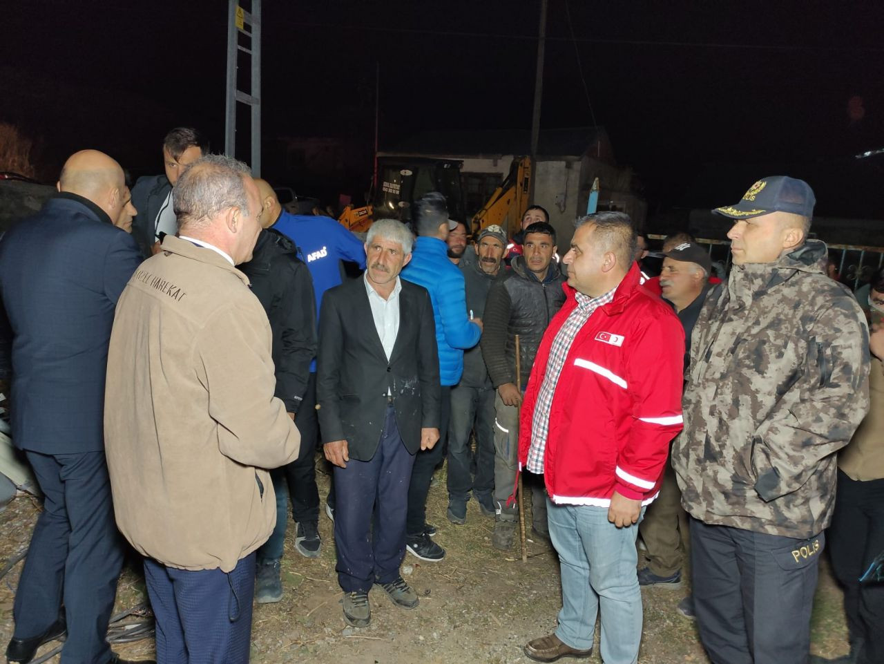 Göle’de deprem paniği: Vatandaşlar geceyi sokakta geçirdi - Sayfa 15