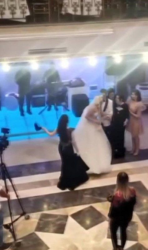 Düğünde gelini darp ettiler! İstek parça çalınmayınca erkek ve kız tarafı birbirine girdi! - Sayfa 5