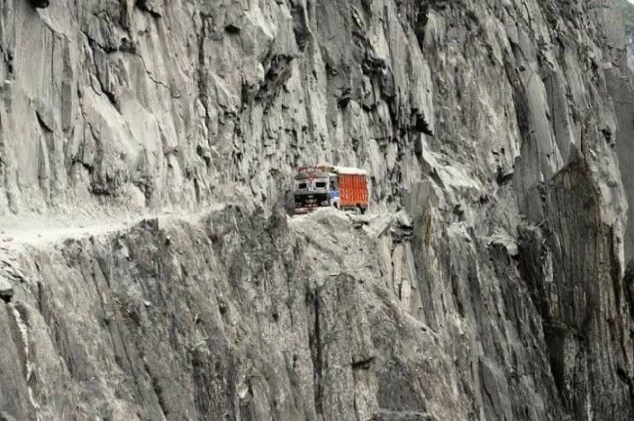 Dünyanın en tehlikeli yolları! Türkiye’den de bir yol listede - Sayfa 7