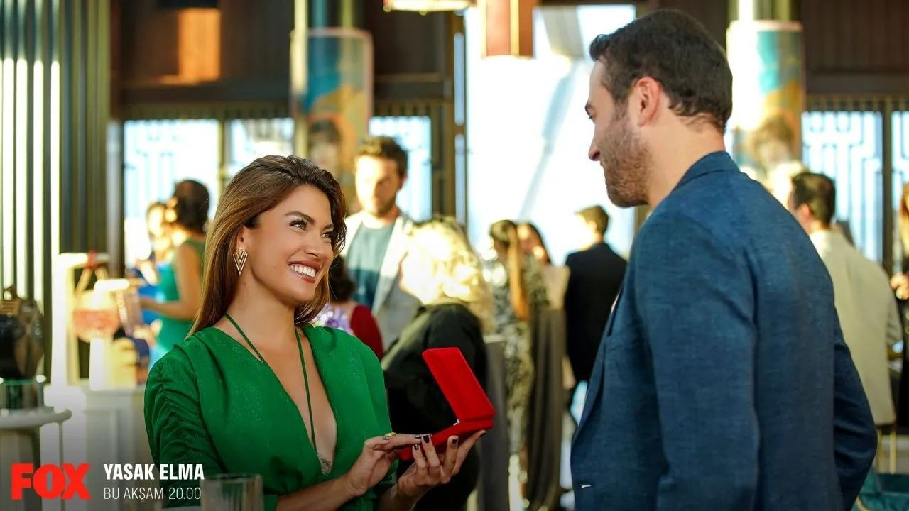 Yasak Elma'da Eski Başrol Geri Dönüyor! Ünlü Oyuncu Kürkçü Dükkanına Dönüyor - Sayfa 7