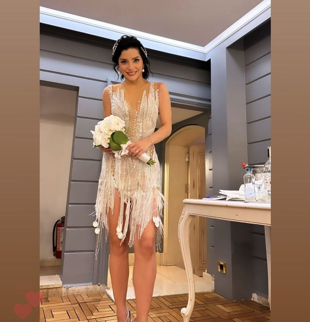 Mert Aydın ile evlenen Merve Boluğur'un gelinlikleri övgü topladı! İşte düğünün detayları - Sayfa 15