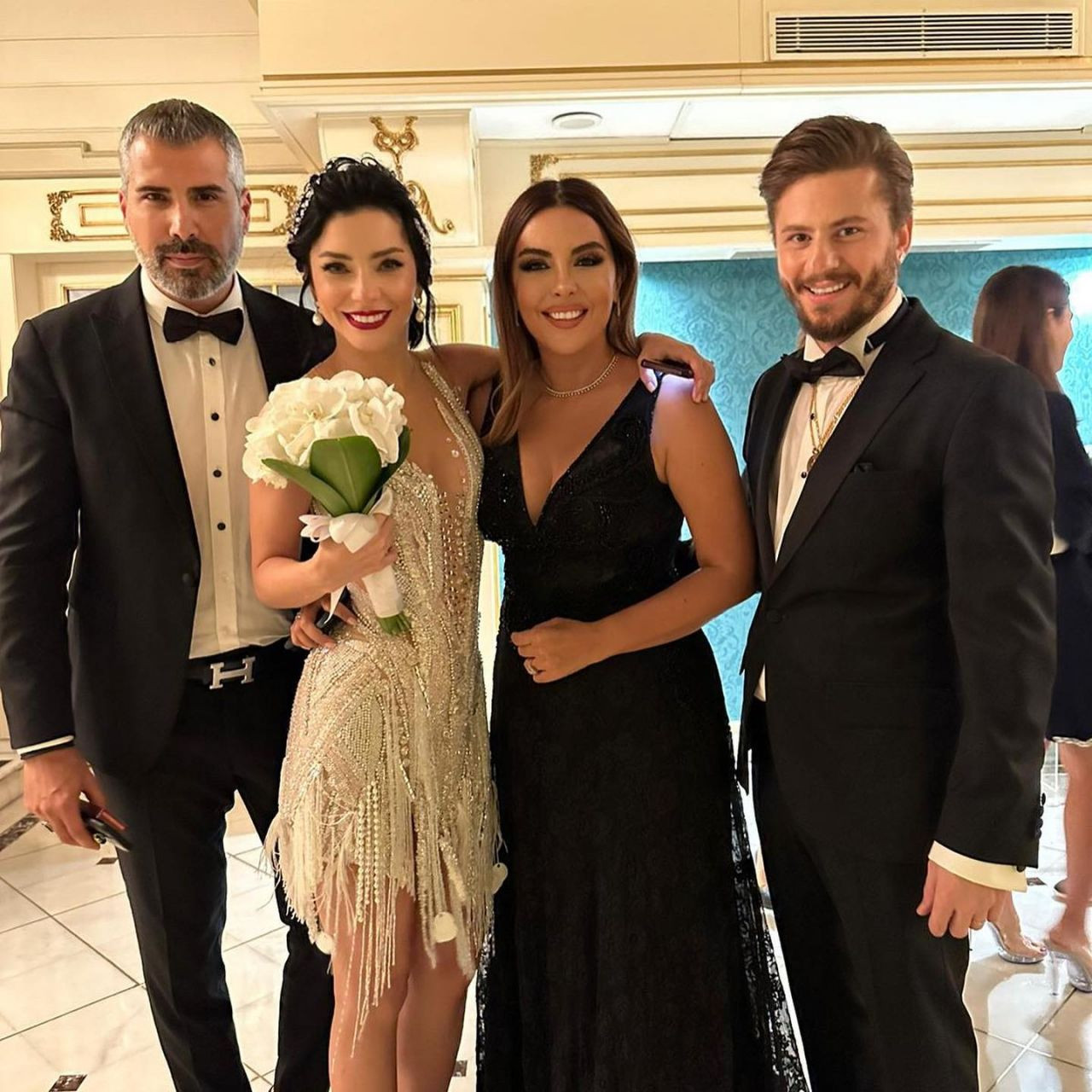 Mert Aydın ile evlenen Merve Boluğur'un gelinlikleri övgü topladı! İşte düğünün detayları - Sayfa 5