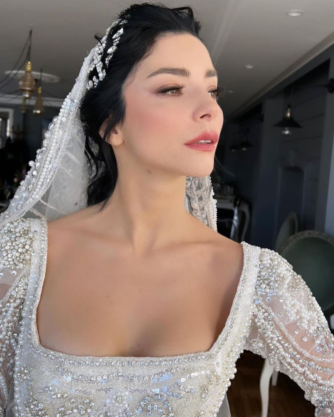 Mert Aydın ile evlenen Merve Boluğur'un gelinlikleri övgü topladı! İşte düğünün detayları - Sayfa 9