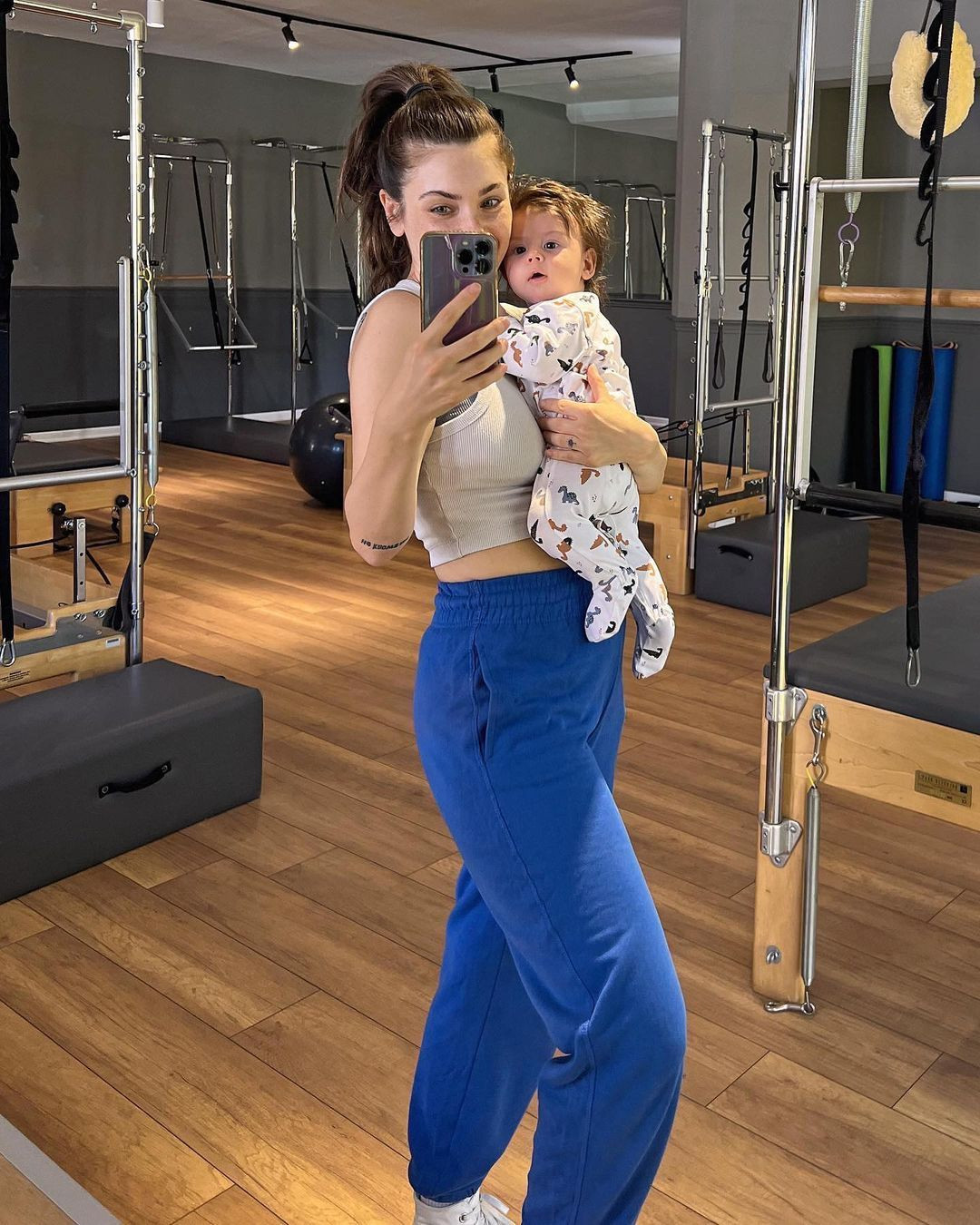 Son görüntüsü hayran bıraktı... Doğum kilolarından kısa sürede kurtulan Fulya Zenginer incecik oldu - Sayfa 8