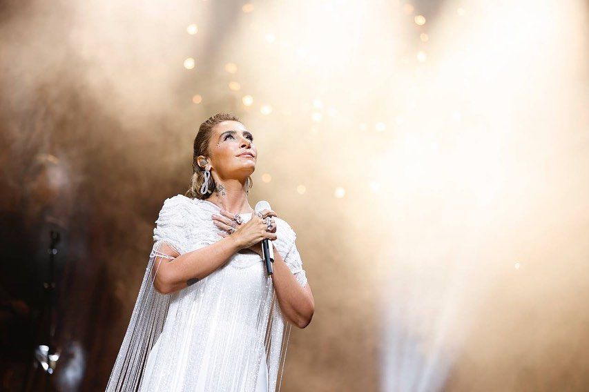 Harbiye'de sahneye çıkan şarkıcı Sıla'nın son hali görenleri şoke etti! İğne ipliğe döndü - Sayfa 9