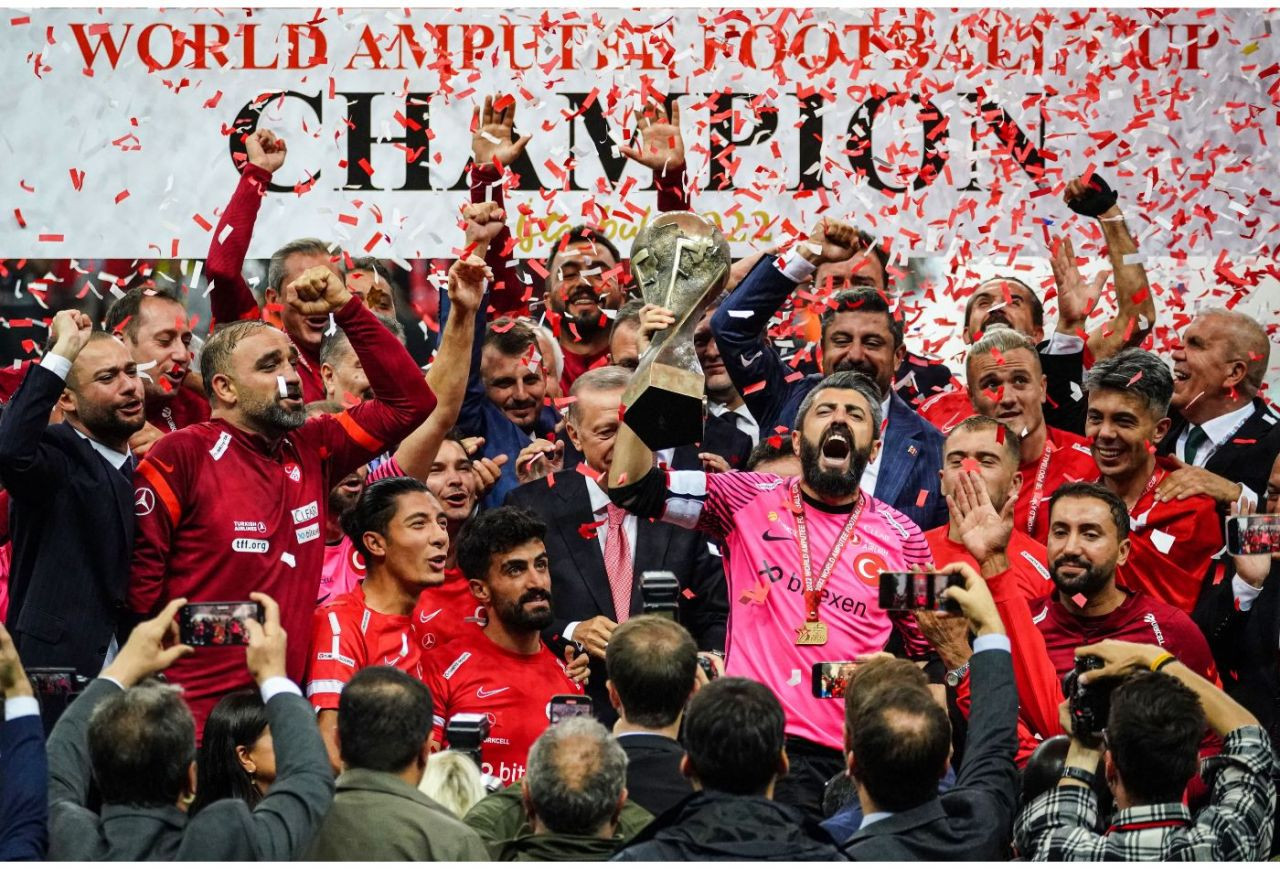 Tarihi an tarihi başarı! Kupa Ampute Futbol Milli Takımı’nın ellerinde yükseldi... - Sayfa 13