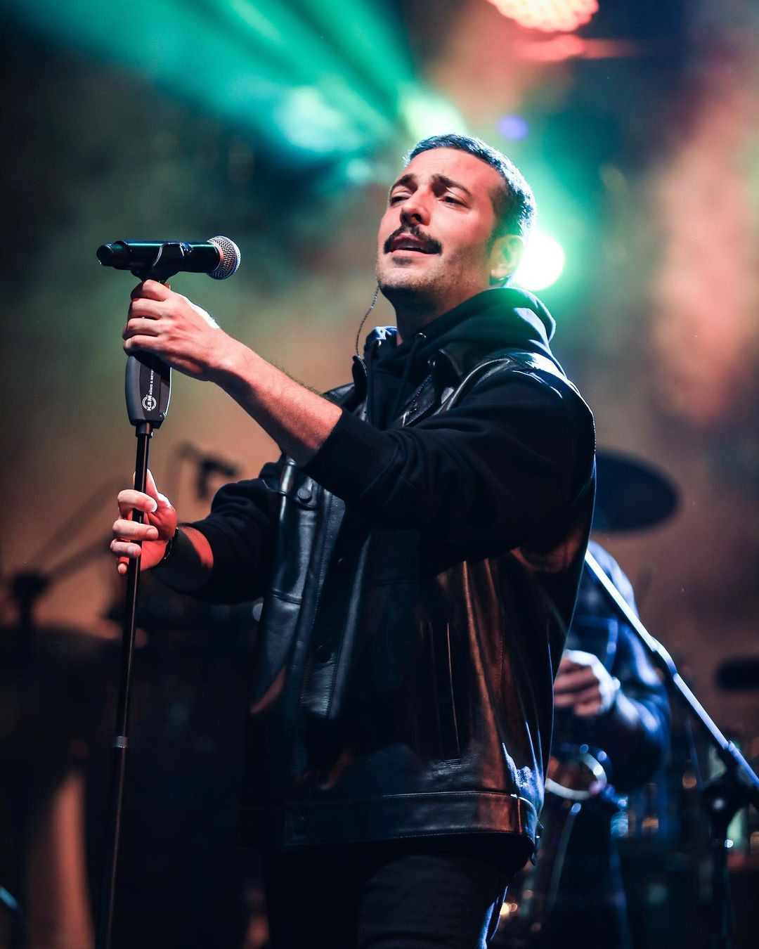 Oğuzhan Koç'un yeni imajı Freddie Mercury'e benzetildi - Sayfa 5