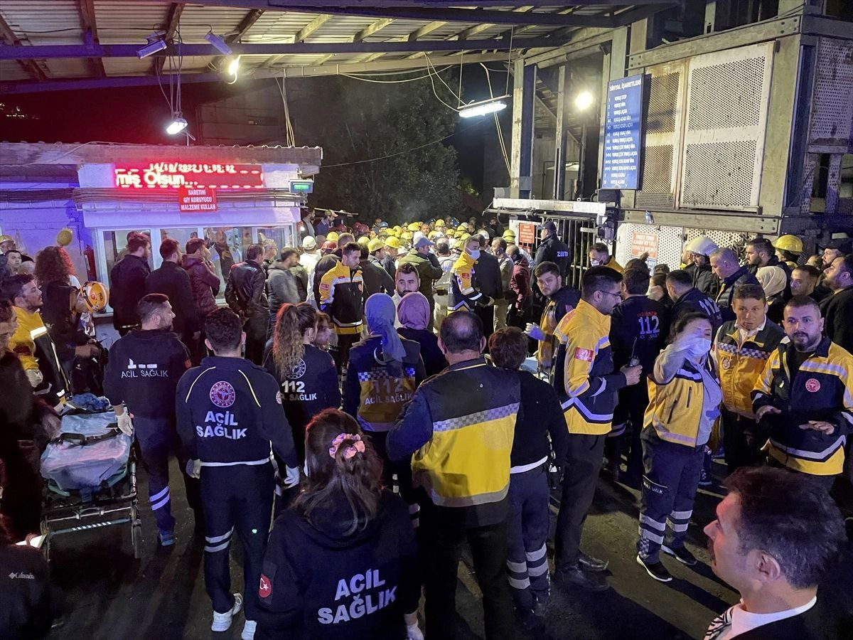 Bartın Amasra'da ailelerin endişeli bekleyişi sürüyor! İşte patlama bölgesinden o anlar... - Sayfa 7