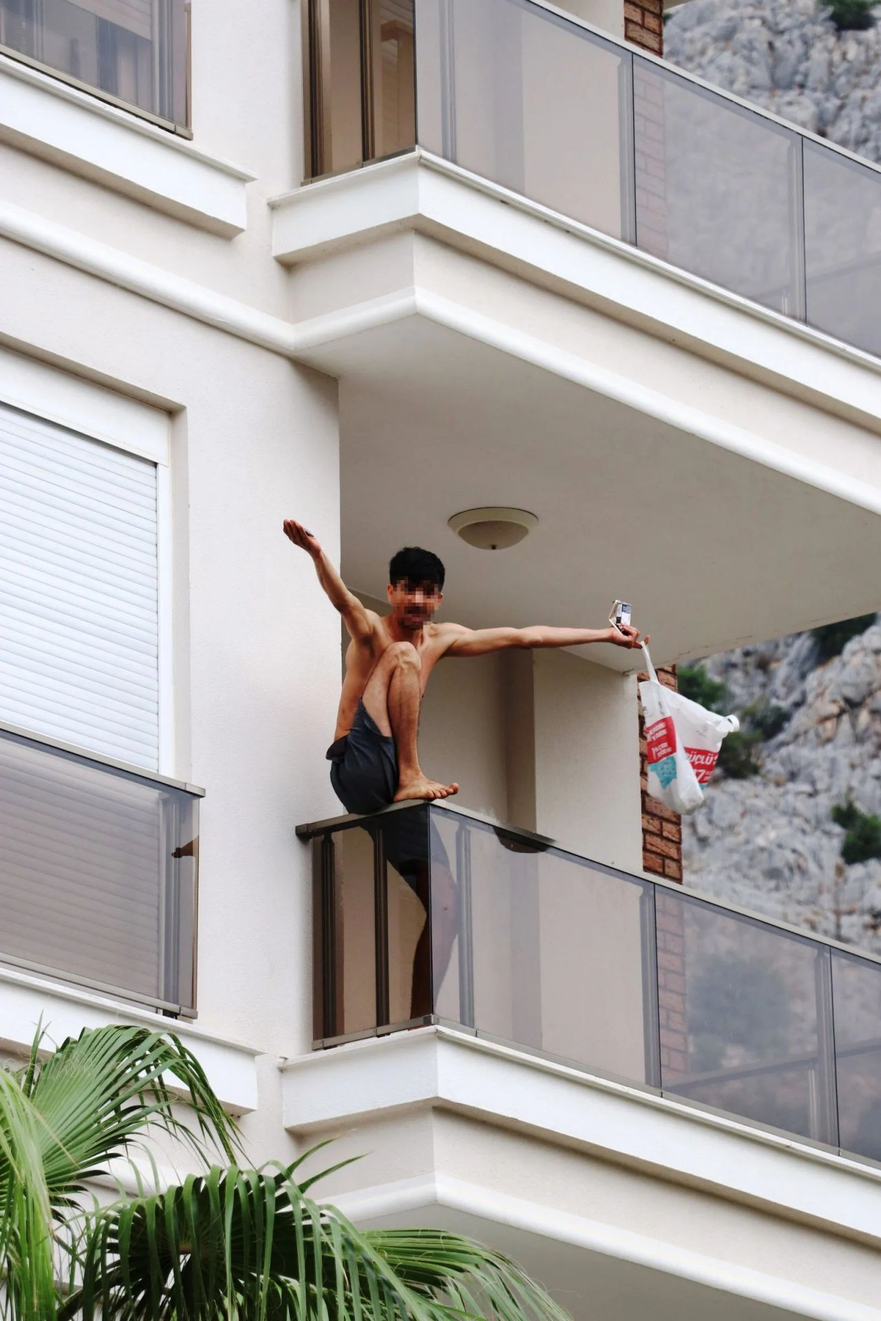 Annesine metal çubukla saldırıp balkondan atmak istedi! Kimliği şaşkına çevirdi... - Sayfa 7